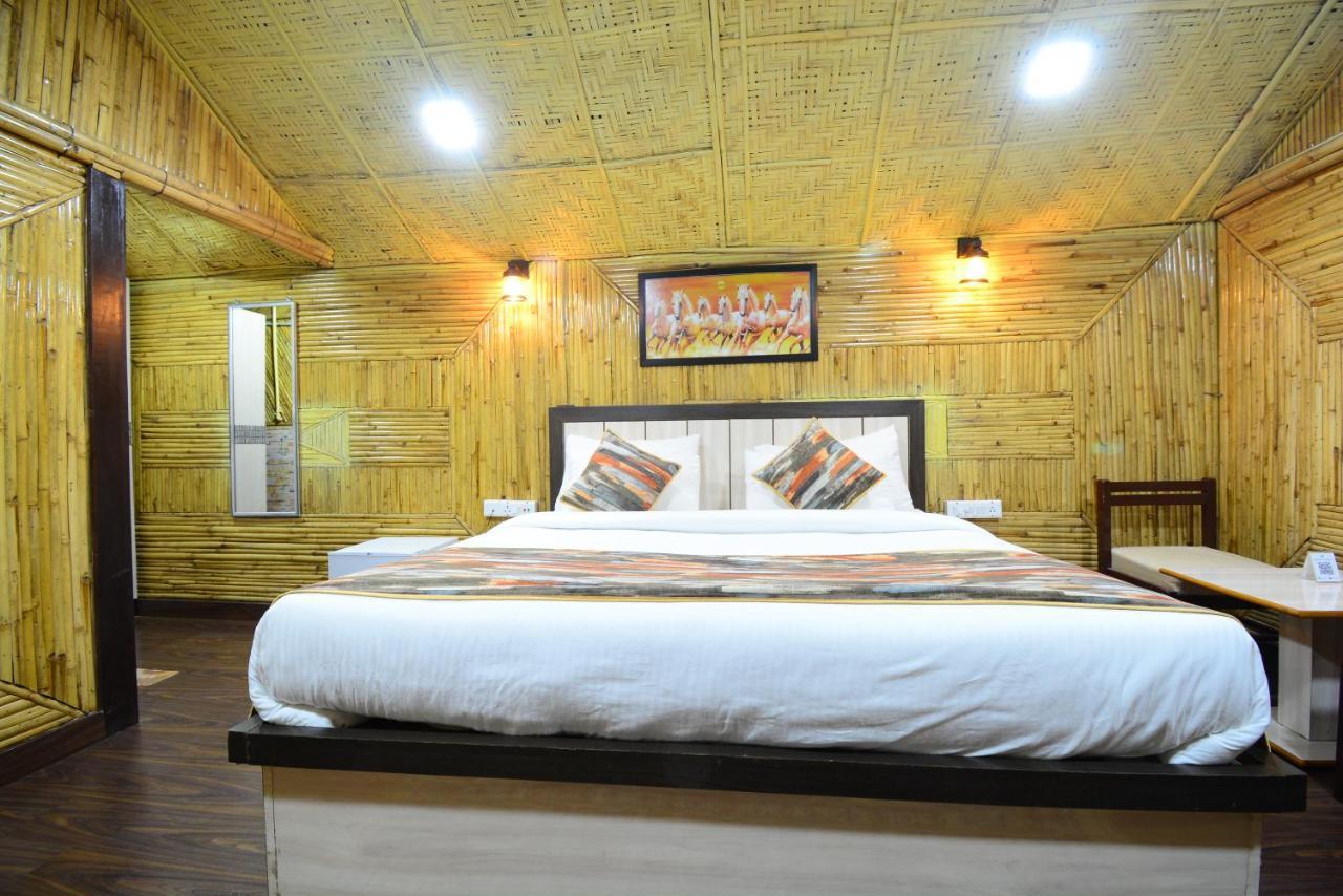 ג'איפור Hotel Bamboo Castle מראה חיצוני תמונה